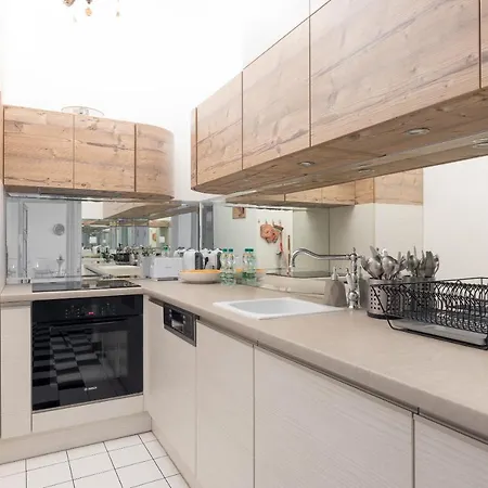 Orange Mirror Fantasious Varšava